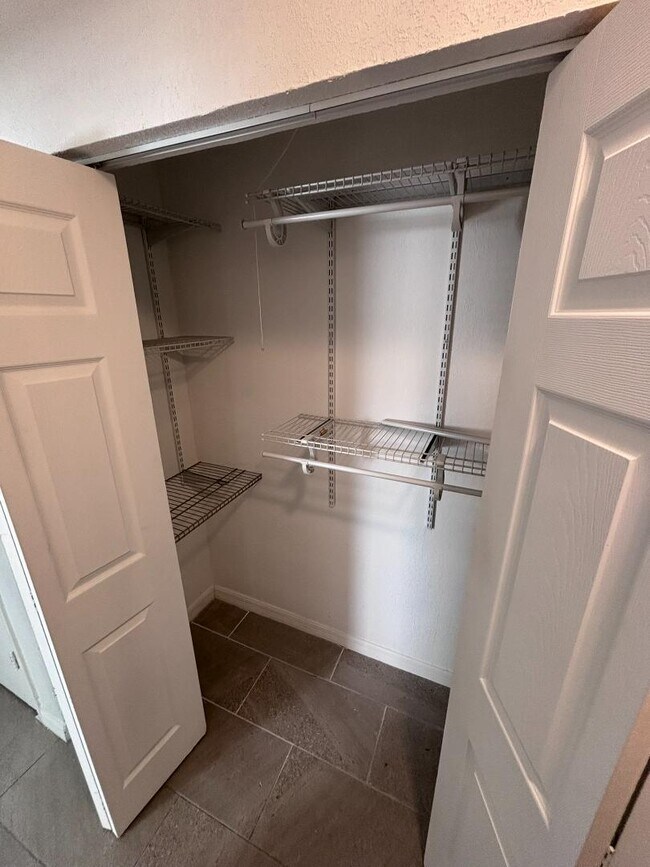 Building Photo - 2131 Washington St NE