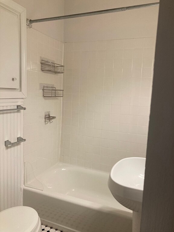 Building Photo - 15 Trowbridge St