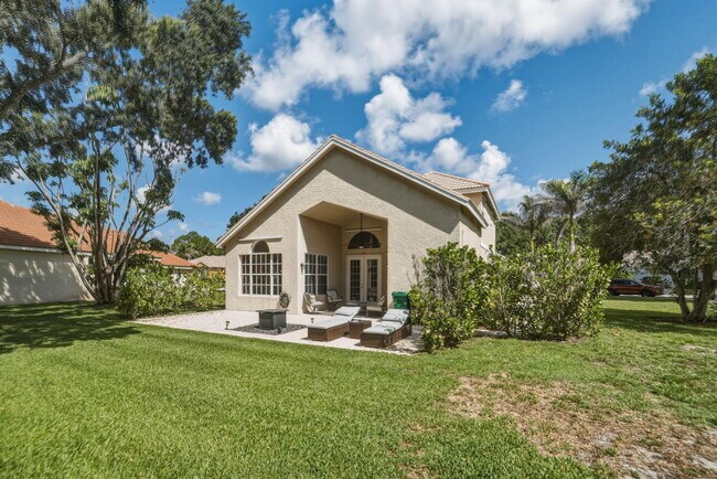 Building Photo - 609 SW St Thomas Cove