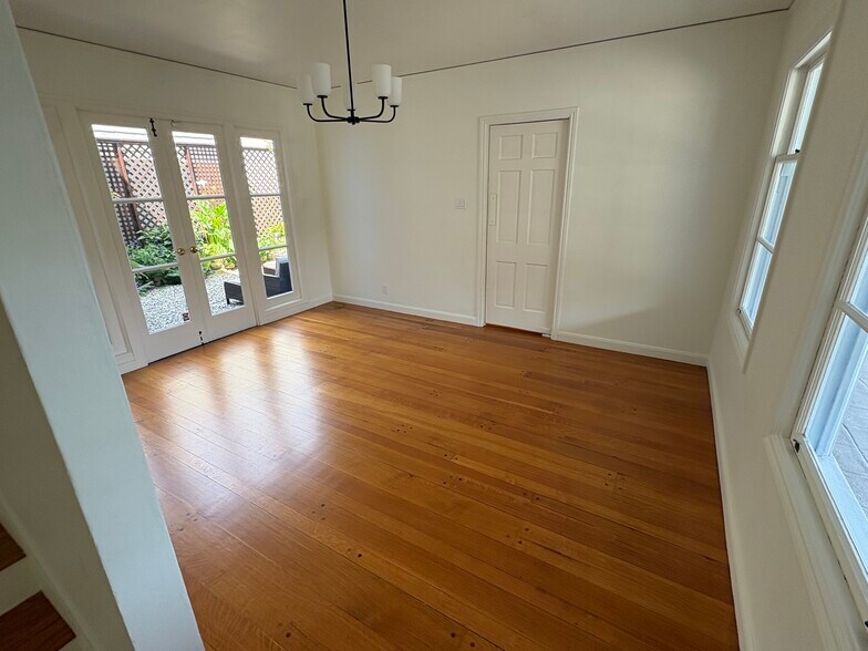 Building Photo - 1703 Funston Ave