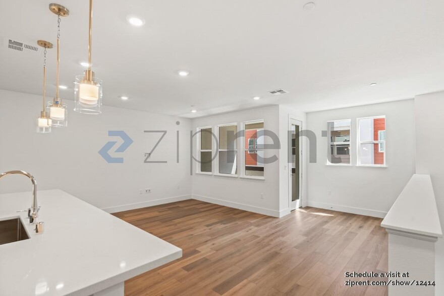 Building Photo - 3028 Lamory Pl
