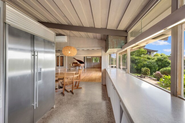 Building Photo - Diamond Head Mid-Century Modern Home