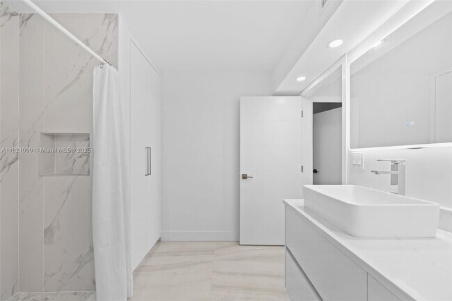 Building Photo - 230 174th St