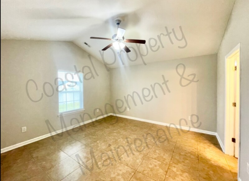 Building Photo - 1060 Lizzie Ln