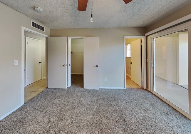 Building Photo - 3419 N 39th Dr