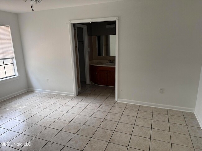 Building Photo - 1119 35th St