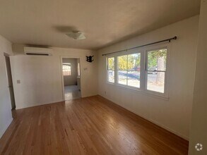 Building Photo - 533-535gst