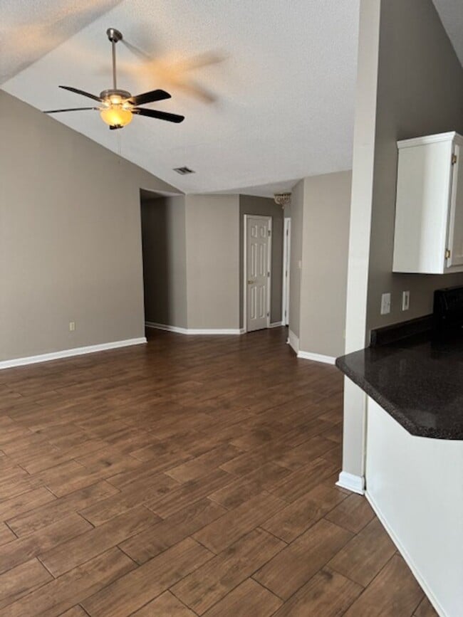 Building Photo - Renovated 3 Bedroom 2 Bath Home for Rent w...