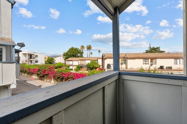 Building Photo - 9346 N Van Nuys Blvd W