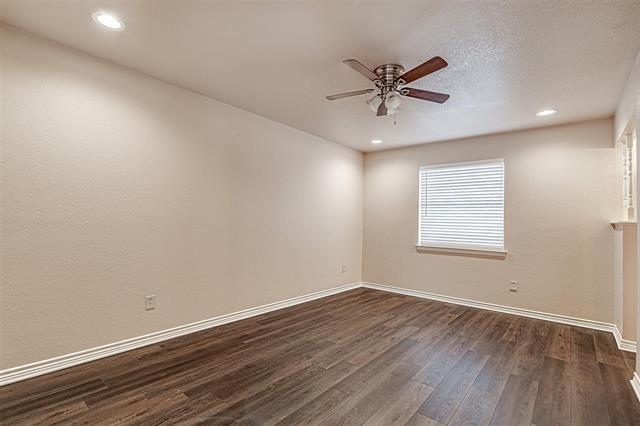 Building Photo - 208 Chevy Chase Dr