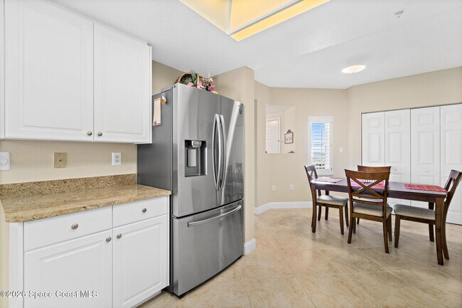 Building Photo - 601 Shorewood Dr