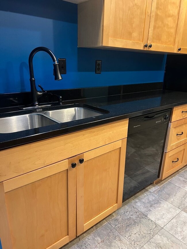 Building Photo - One-Level Updated Home in Hilton Head Plan...