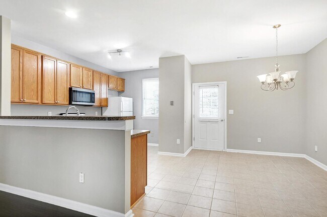 Building Photo - 326 Commons Dr