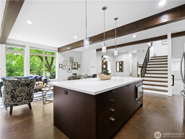 Building Photo - 4bd/3.75ba Seattle House