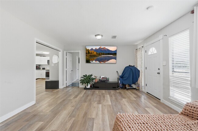 Building Photo - 700 Butler Dr