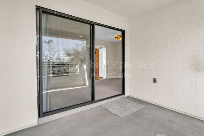 Building Photo - 13335 Caminito Ciera