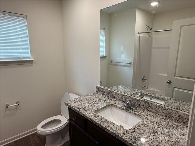 Building Photo - 2525 Oakdale Rd