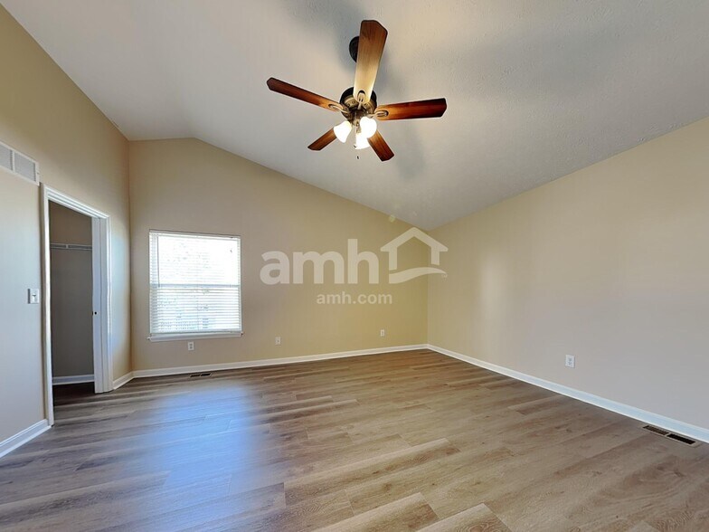 Building Photo - 10742 Stone Ridge Way