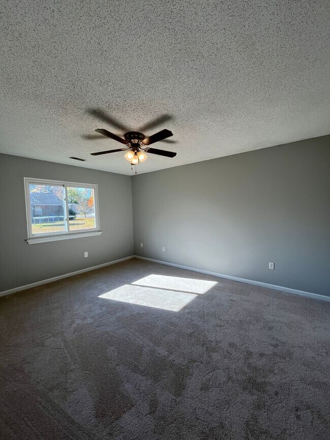 Building Photo - Charming Renovated 4 Bedroom Home