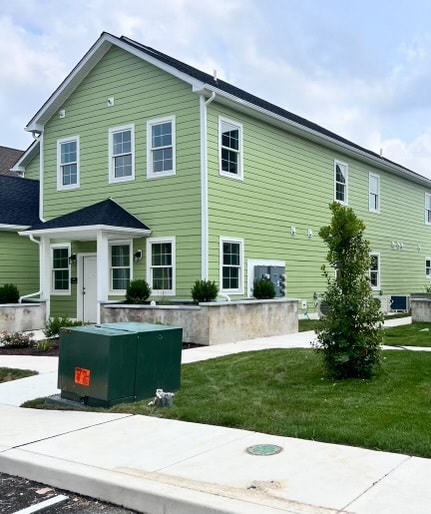 Building Photo - Daly Gardens #43