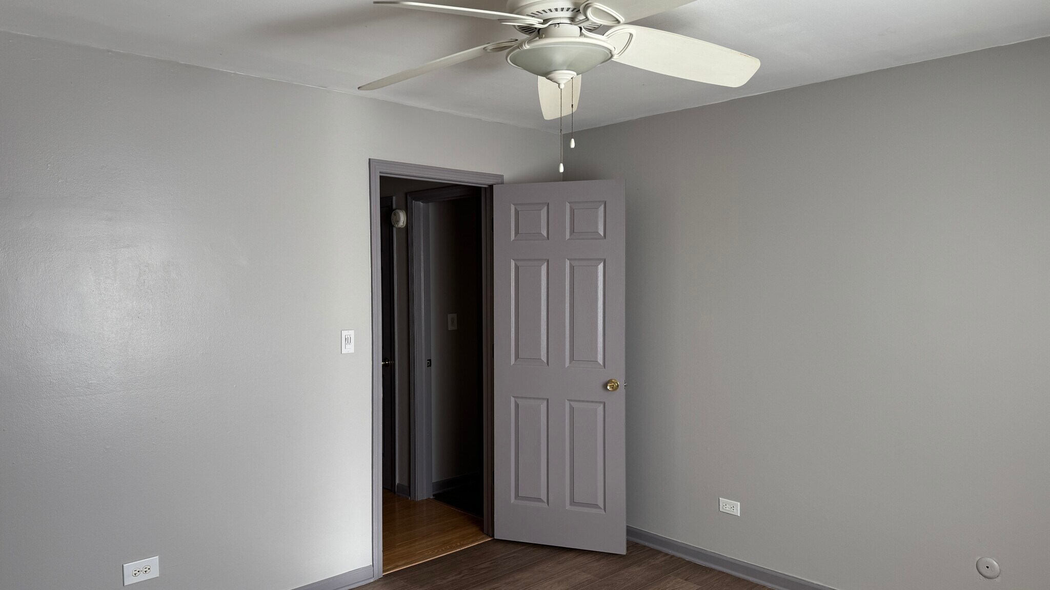 Building Photo - 9S070 Lake Dr