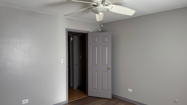 Building Photo - 9S070 Lake Dr