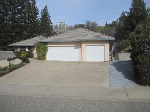 Building Photo - 11060 Sunrise Ridge Cir