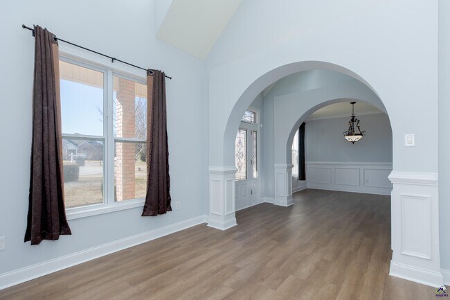 Building Photo - 100 Montview Way