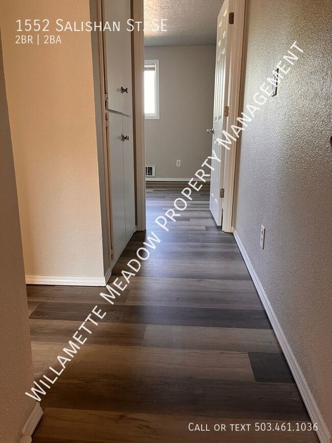 Building Photo - Updated 2 Bedroom 1.5 Bath Townhouse, Wate...