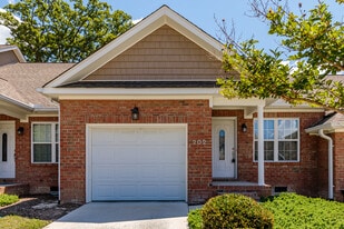 Building Photo - 202 Clover Court