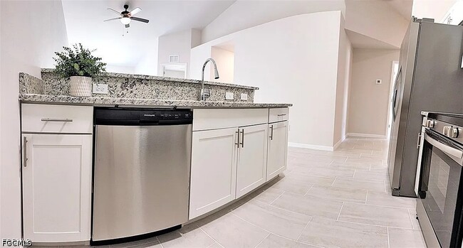 Building Photo - 2938 Santa Barbara Blvd S