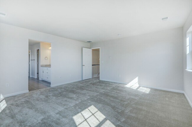 Building Photo - Meridian International 5 Bedroom 4 Bath Ho...