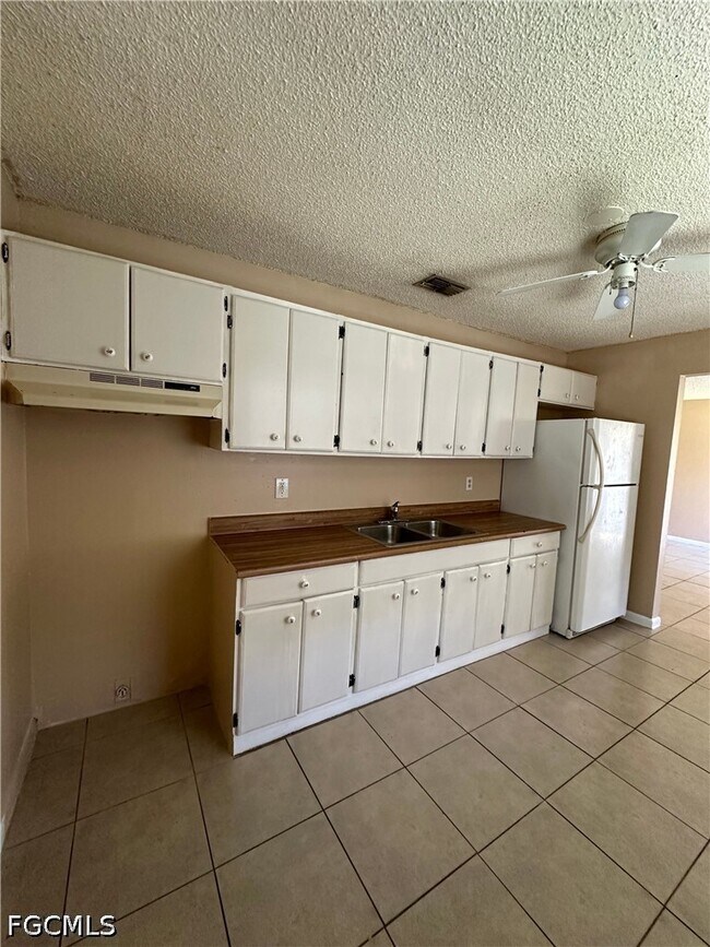 Building Photo - 4425 Ruthann Ct