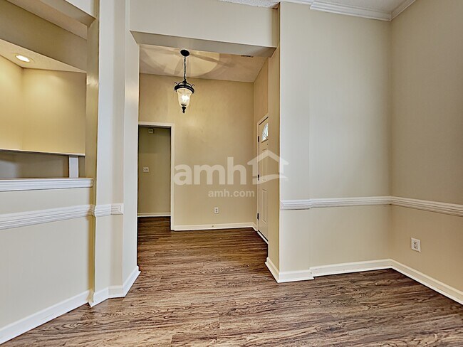 Building Photo - 9289 Oakengate Cove
