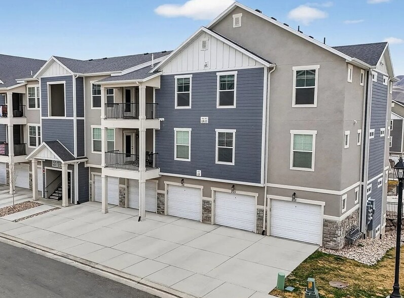 Building Photo - 1807 W Eaglewood Dr