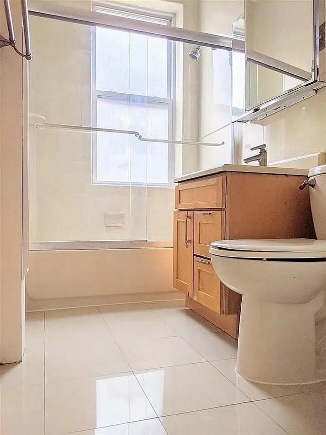 Building Photo - 7812 Hudson Ave