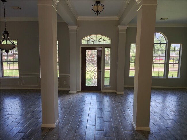 Building Photo - 1301 Blueberry Ln