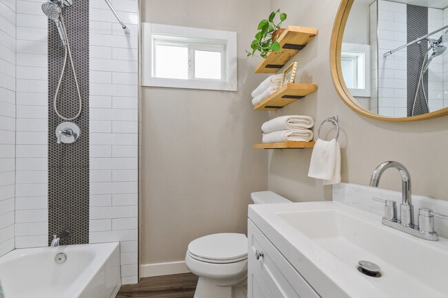 Building Photo - 1311 S Adams St