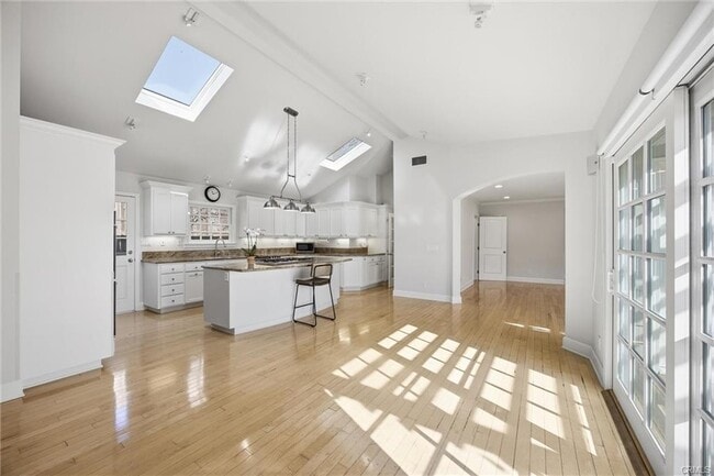 Primary Photo - 3513 May St