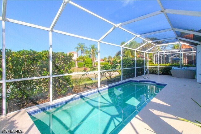 Building Photo - 135 Lady Palm Dr