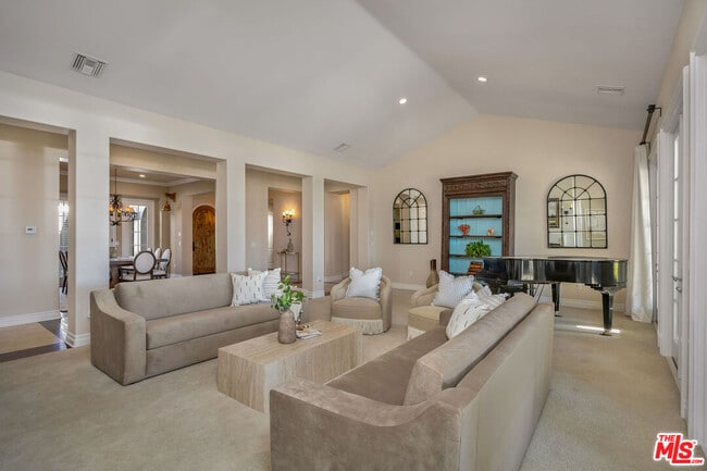 Building Photo - 25420 Prado De Azul