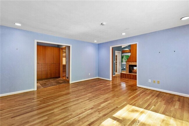 Building Photo - 755 Nile Dr