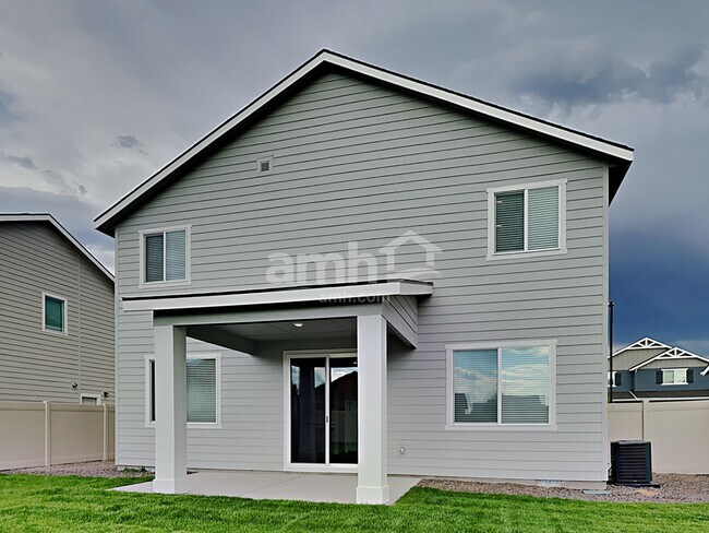 Building Photo - 937 Moorside Ave