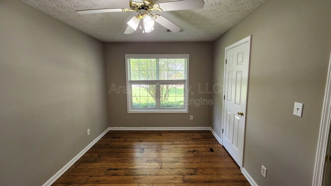 Building Photo - 5090 Edinborough Pl