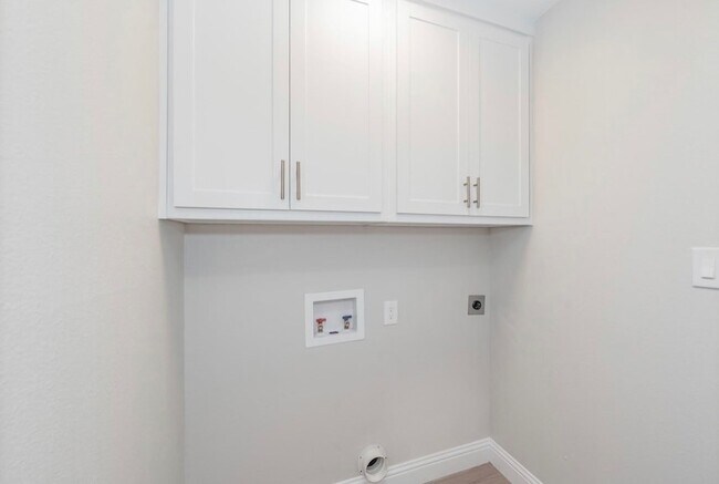 Building Photo - 4904 Arborlawn Dr
