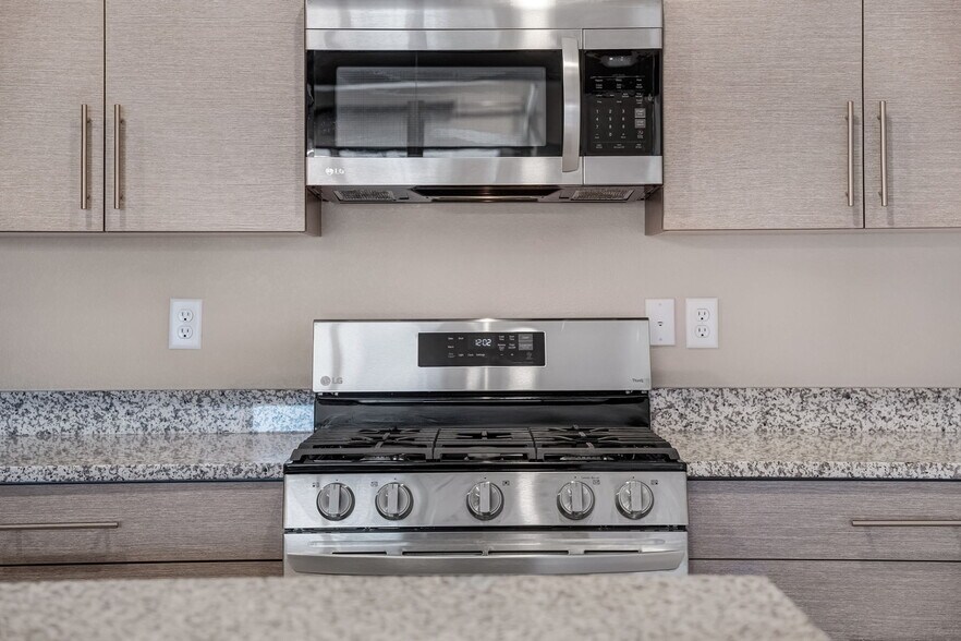 Building Photo - 6388 Nelson Ct