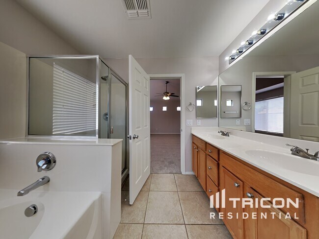 Building Photo - 15314 N 161st Dr