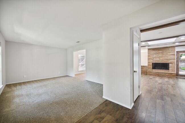 Building Photo - 1725 Northcrest Dr