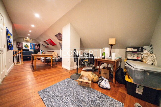 Building Photo - 63 Hillside St