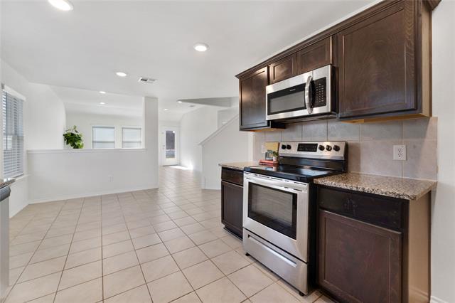 Building Photo - 914 Decker Dr